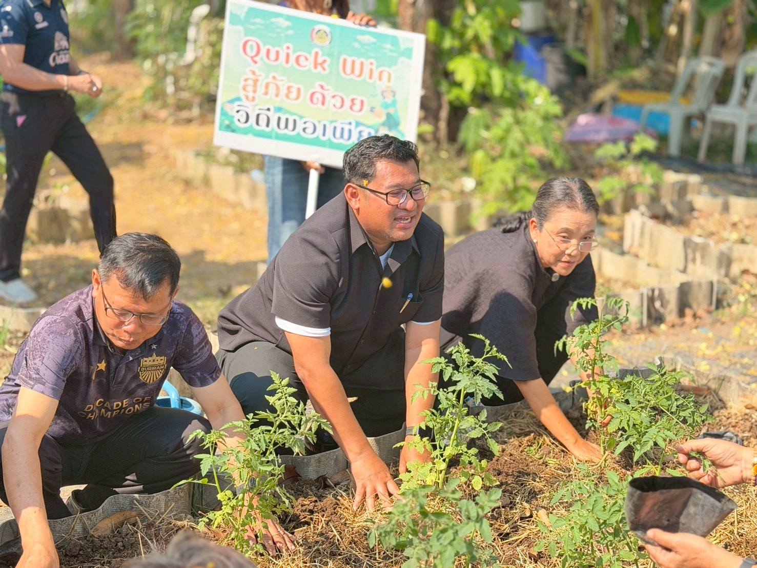 พช.บุรีรัมย์ - CDD Prakonchai : GROWTH TEAM PRAKONCHAI Plus  พช.ประโคนชัย พร้อมทำพลัส– "Quick Win 90 วันปลูกผักสวนครัวเมื่อสร้างความมั่นคงกงอาหาร สู้ภัยวิกฤตด้วยวิถีพอเพียง "