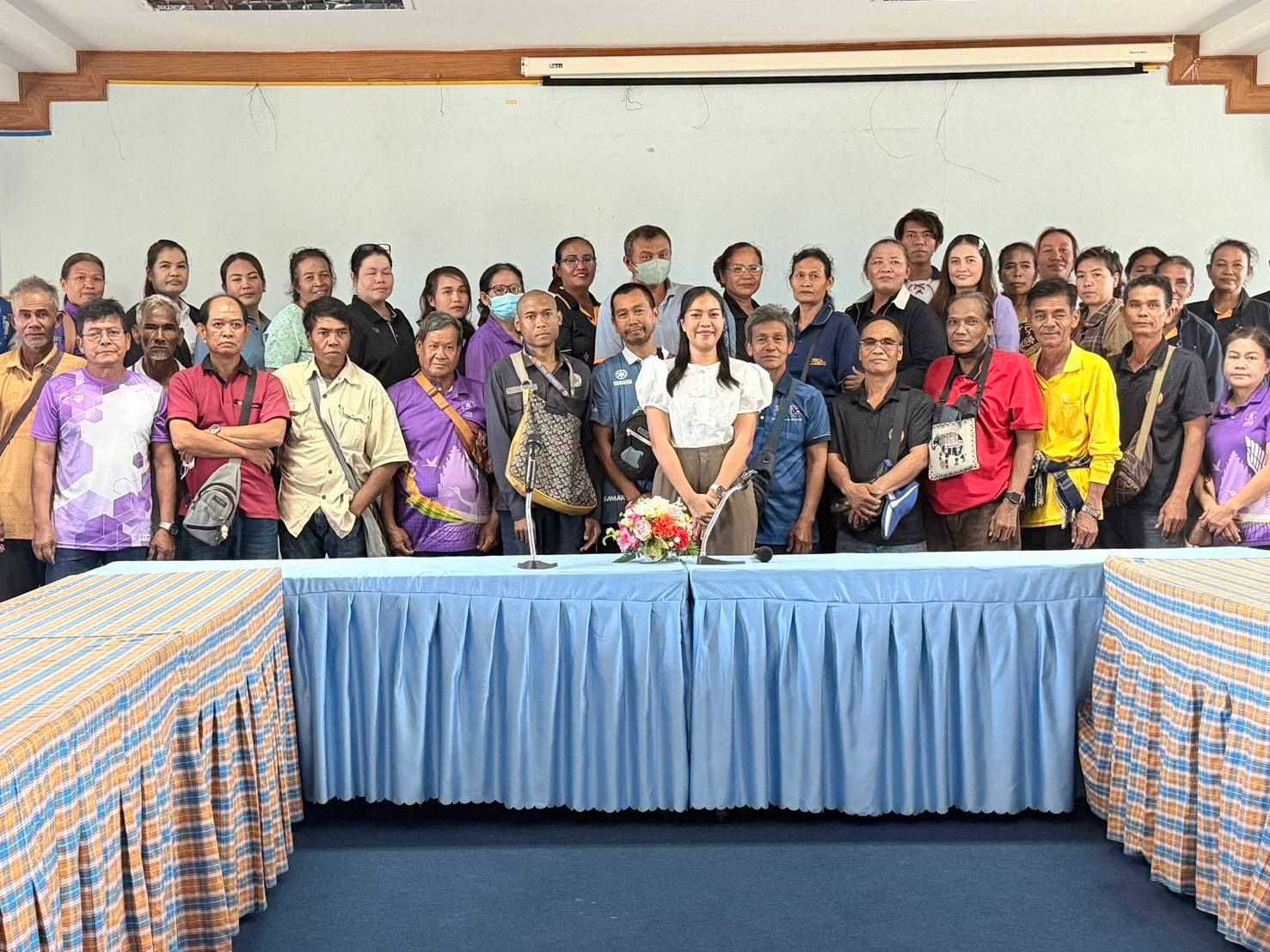 พช.บุรีรัมย์ - CDD Prakhonchai : GROWTH TEAM PRAKHONCHAI Plus  พช.ประโคนชัย พร้อมทำพลัส–ดำเนินการประชุมคัดเลือกผู้นำอาสาพัฒนาชุมชน ตำบลจรเข้มาก